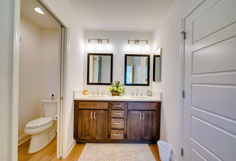 Modern The Villages Home W/ Screened Porch!