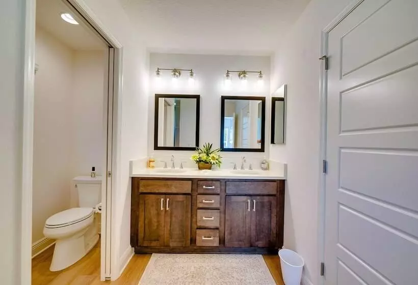 Modern The Villages Home W/ Screened Porch!
