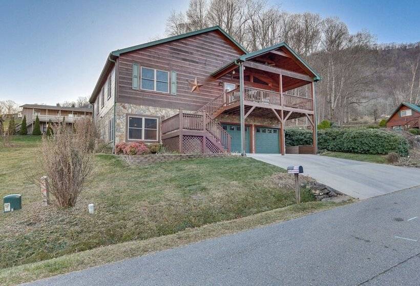 Mountain View Cabin In Maggie Valley W/ Foosball!