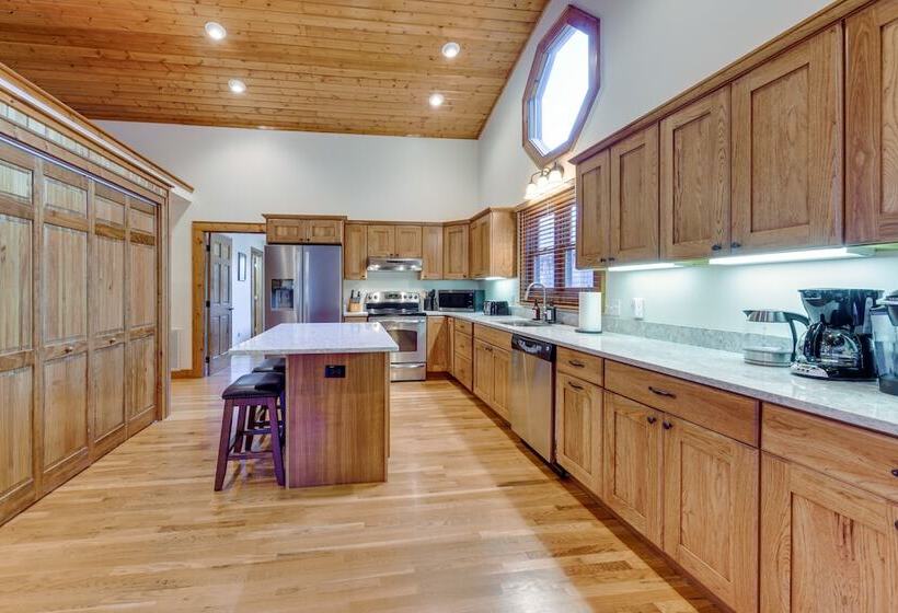 Mountain View Cabin In Maggie Valley W/ Foosball!