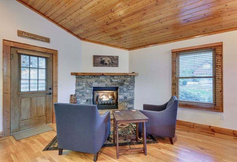 Mountain View Cabin In Maggie Valley W/ Foosball!