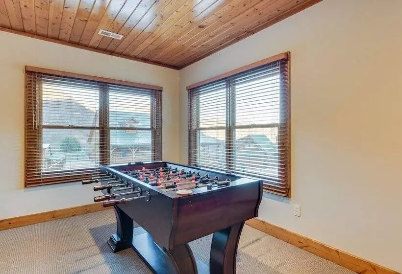 Mountain View Cabin In Maggie Valley W/ Foosball!