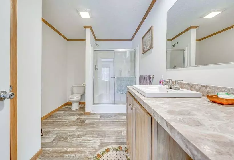 < 1 Mi To Beach: Peaceful Brant Lake Home!