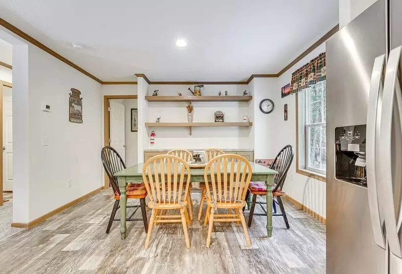 < 1 Mi To Beach: Peaceful Brant Lake Home!