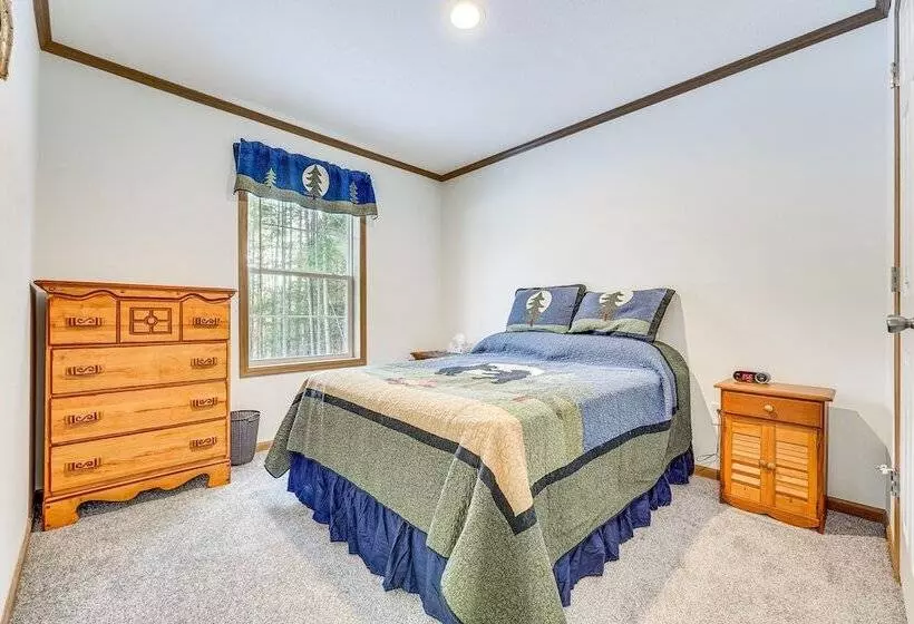 < 1 Mi To Beach: Peaceful Brant Lake Home!