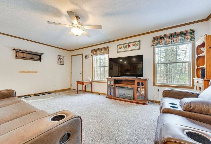 < 1 Mi To Beach: Peaceful Brant Lake Home!