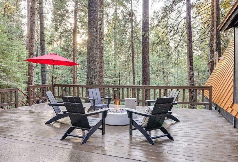 Deck & Ev Charger: Pet Friendly Arnold Cabin!