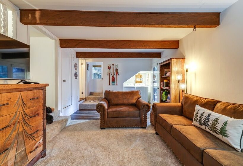 Deck & Ev Charger: Pet Friendly Arnold Cabin!