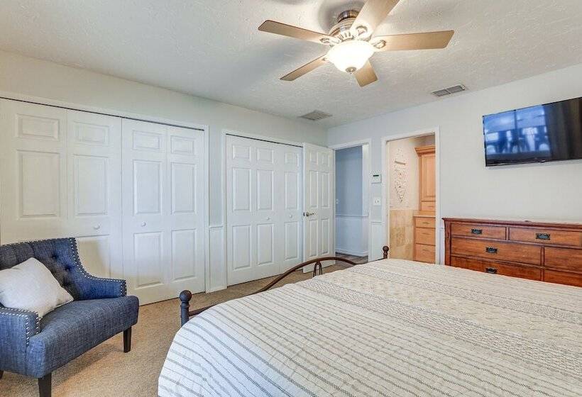 Pet Friendly Bradenton Home: Lanai W/ Heated Pool!