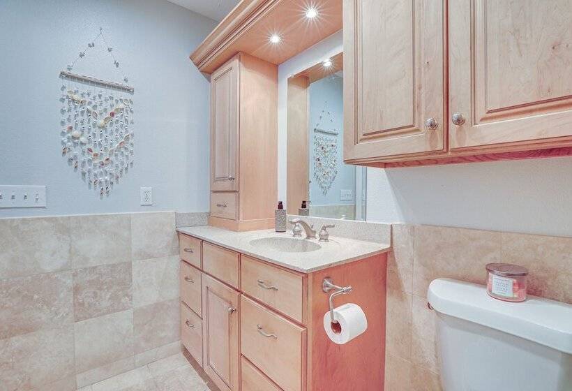 Pet Friendly Bradenton Home: Lanai W/ Heated Pool!