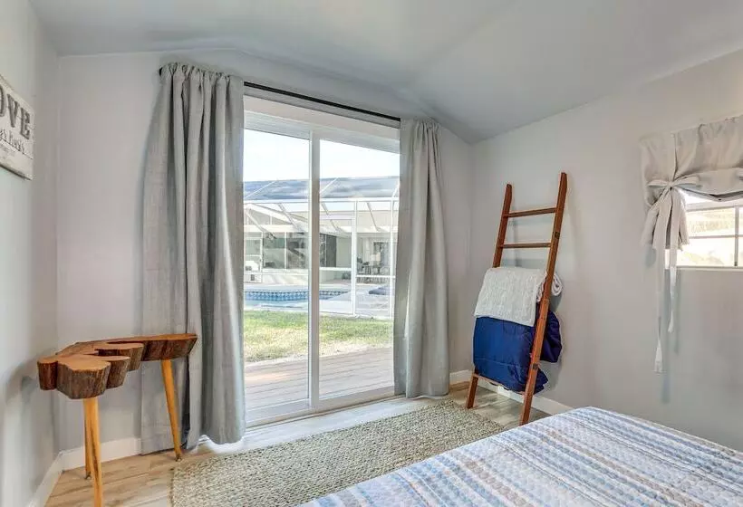 Pet Friendly Bradenton Home: Lanai W/ Heated Pool!