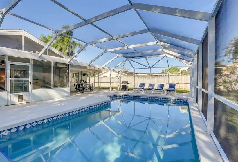 Pet Friendly Bradenton Home: Lanai W/ Heated Pool!