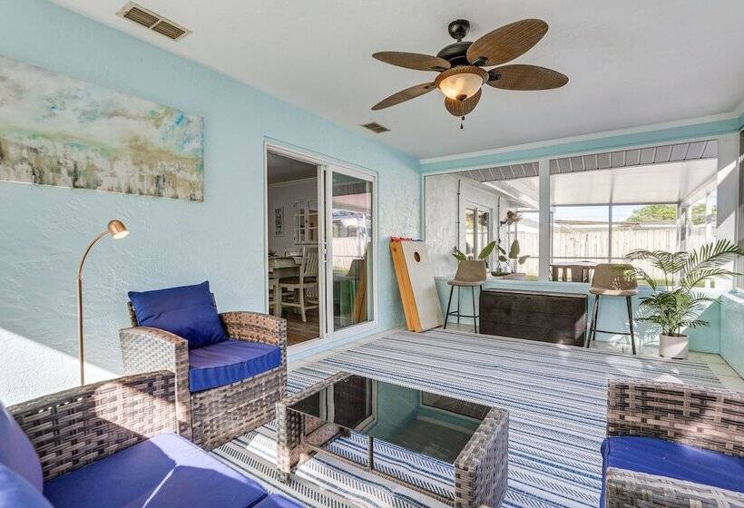 Pet Friendly Bradenton Home: Lanai W/ Heated Pool!