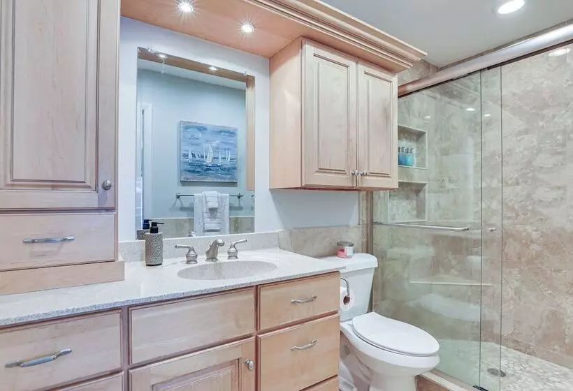 Pet Friendly Bradenton Home: Lanai W/ Heated Pool!