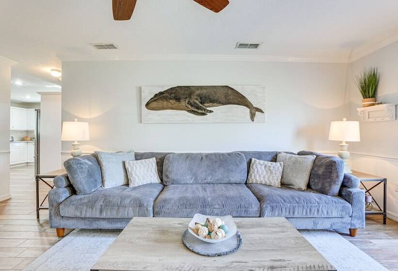 Pet Friendly Bradenton Home: Lanai W/ Heated Pool!