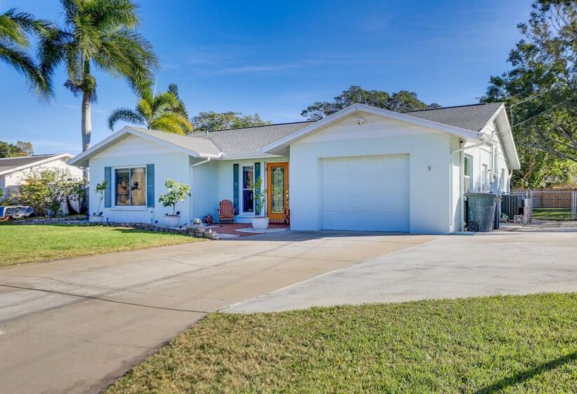 Pet Friendly Bradenton Home: Lanai W/ Heated Pool!