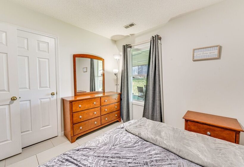 Pet Friendly Charlotte Home W/ Fenced Yard & Patio