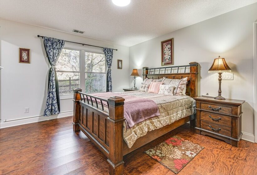 Pet Friendly Charlotte Home W/ Fenced Yard & Patio