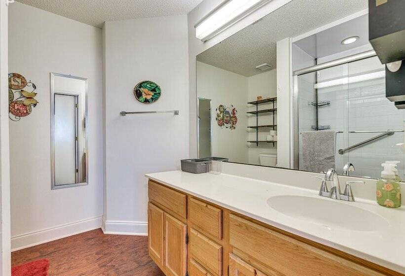 Pet Friendly Charlotte Home W/ Fenced Yard & Patio