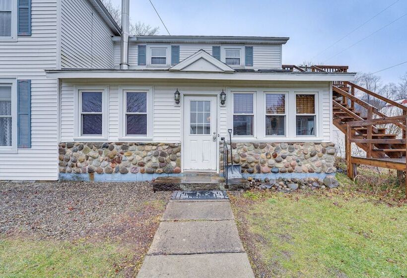 Pet Friendly Franklinville Farmhouse W/ Sunroom!