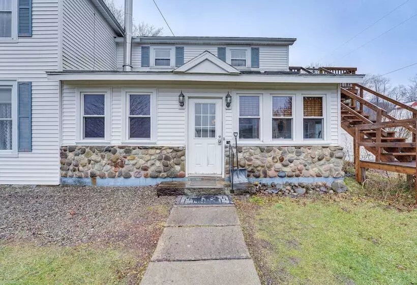 Pet Friendly Franklinville Farmhouse W/ Sunroom!