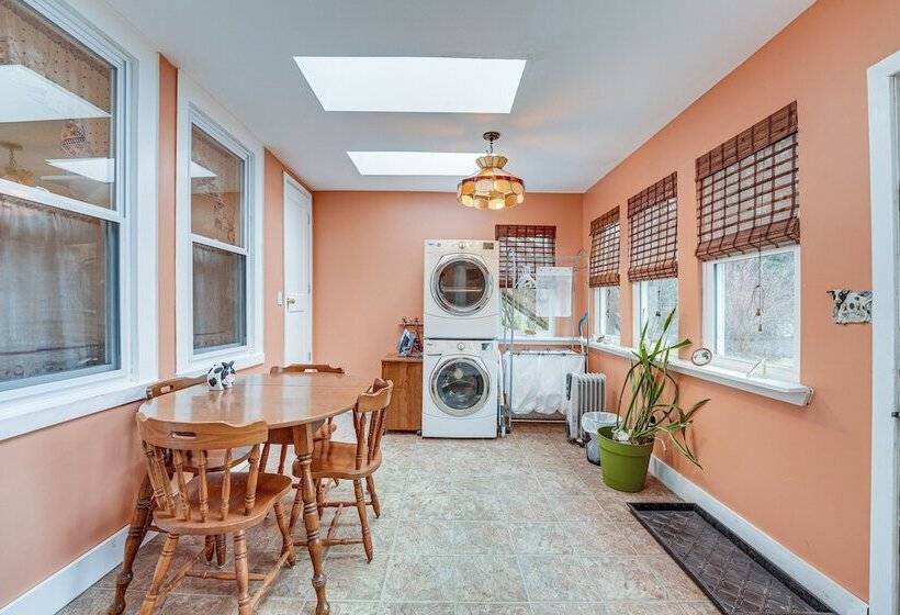 Pet Friendly Franklinville Farmhouse W/ Sunroom!