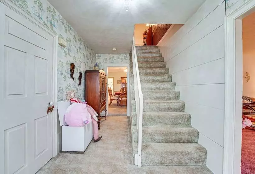 Pet Friendly Franklinville Farmhouse W/ Sunroom!