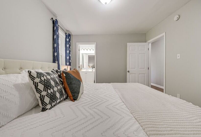 Pet Friendly Georgia Home W/ Patio, Near Golfing!