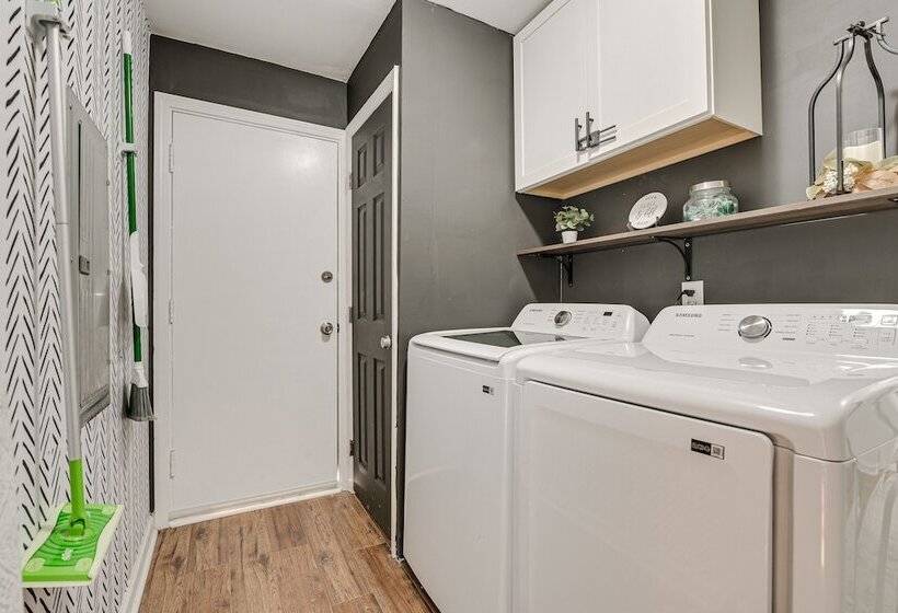 Pet Friendly Georgia Home W/ Patio, Near Golfing!