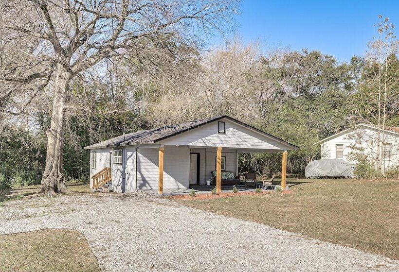 Pet Friendly Georgia Home W/ Patio, Near Golfing!