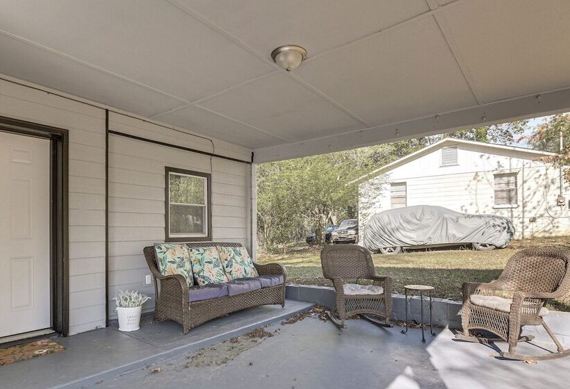 Pet Friendly Georgia Home W/ Patio, Near Golfing!