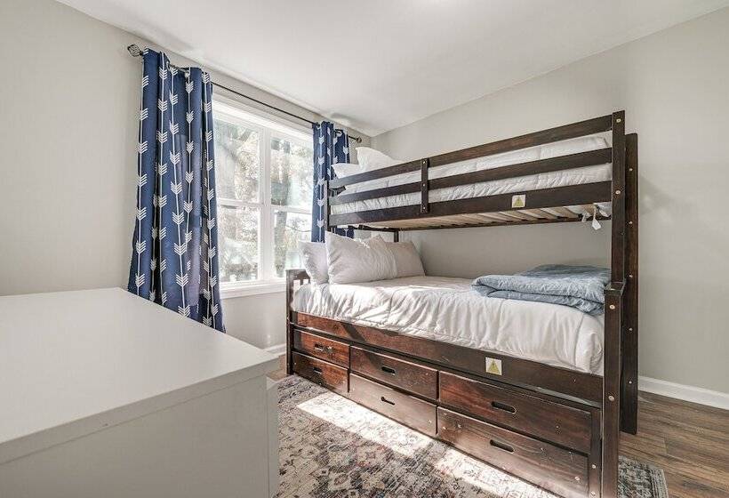 Pet Friendly Georgia Home W/ Patio, Near Golfing!