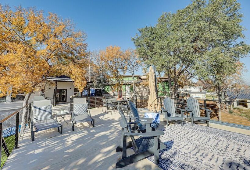 Pet Friendly Lake Lbj Retreat W/ Deck & Hot Tub!