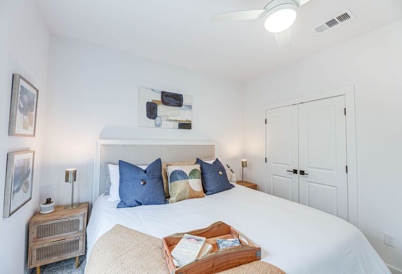 Pet Friendly Lake Lbj Retreat W/ Deck & Hot Tub!