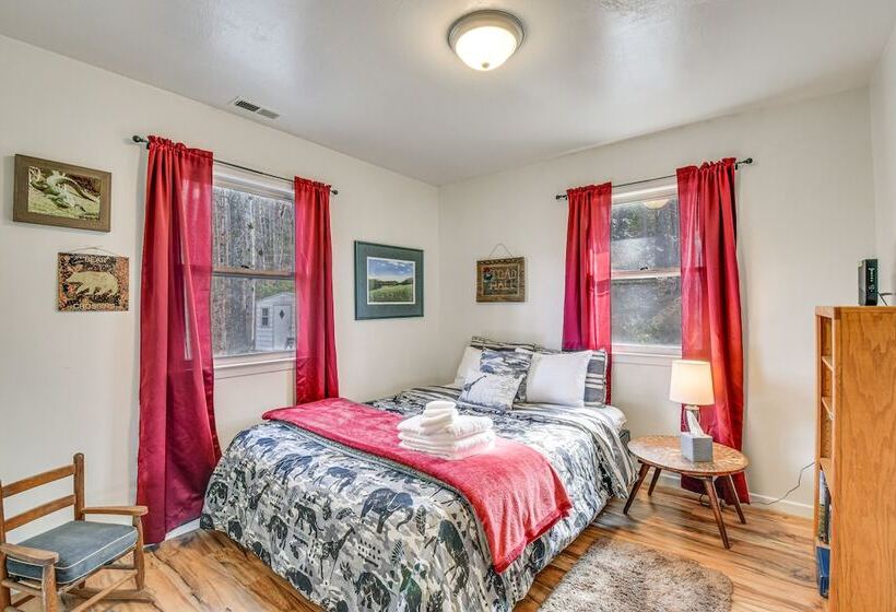 Pet Friendly Otto Home   Fire Pit & Mountain Views