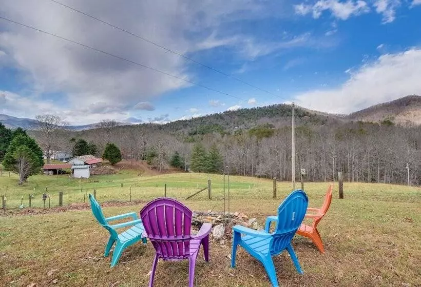 Pet Friendly Otto Home   Fire Pit & Mountain Views