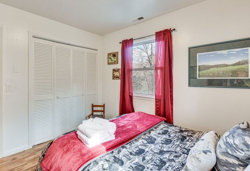 Pet Friendly Otto Home   Fire Pit & Mountain Views