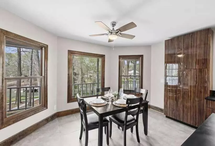 Porch Paradise By Avantstay New Pool, Firepit