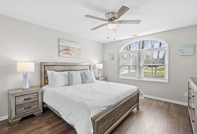 Porch Paradise By Avantstay New Pool, Firepit