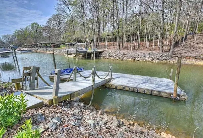 Porch Paradise By Avantstay New Pool, Firepit