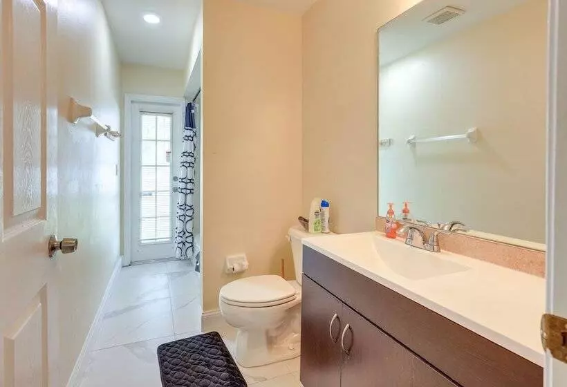 Port St Lucie Home ~ 15 Mi To Jensen Beach Park!