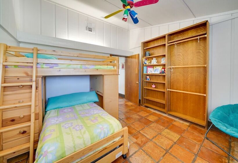 Quiet Bandera Country Home W/ Medina River Access!