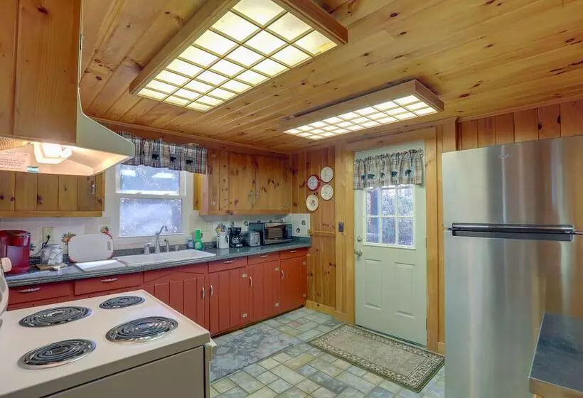 Dog Friendly Burnsville Cabin Rental Near Hiking!