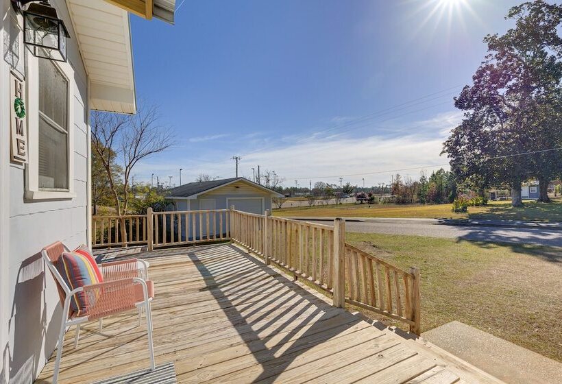 Quiet Grove Hill Cottage W/ Wraparound Deck!
