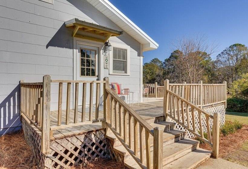 Quiet Grove Hill Cottage W/ Wraparound Deck!