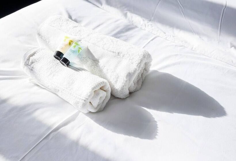 Резиденция Remarkable 2  Bed House In Barking Essex