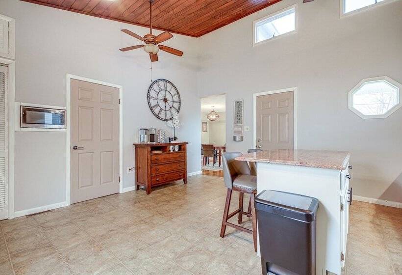 Saratoga Springs Escape W/ Gas Grill: Walk To Dtwn