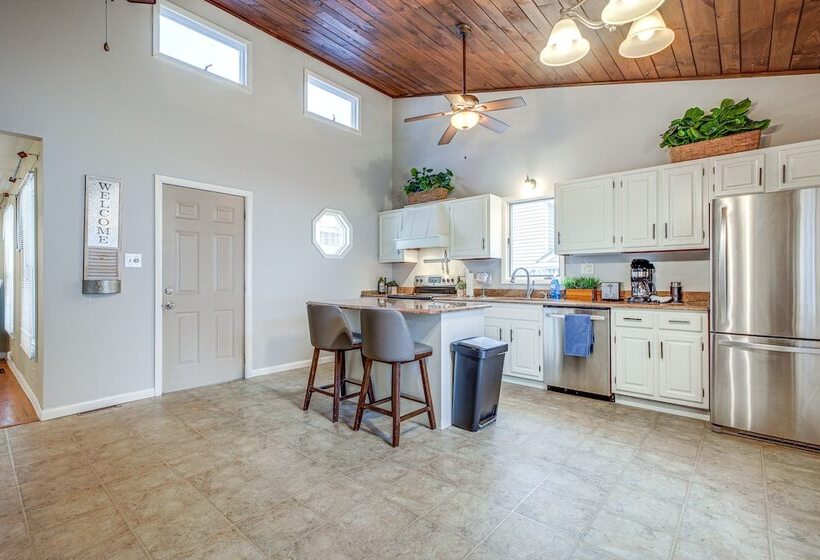 Saratoga Springs Escape W/ Gas Grill: Walk To Dtwn