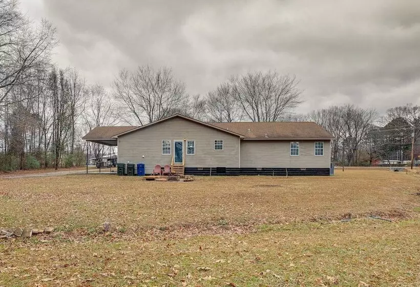 Secluded Hazel Green Home W/ Yard!