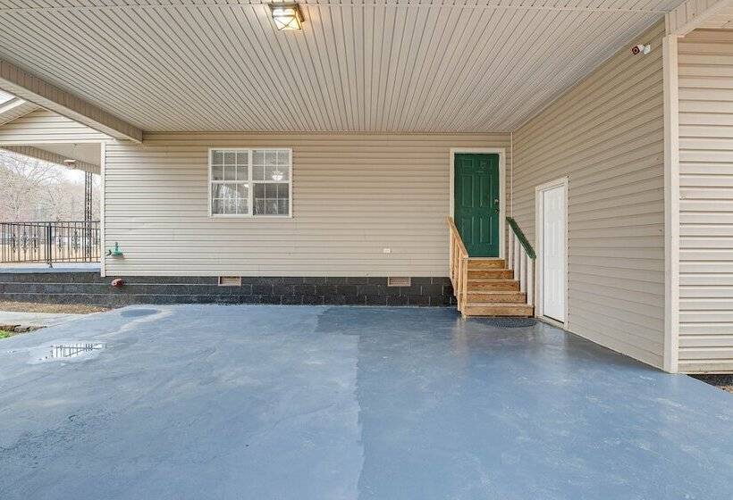 Secluded Hazel Green Home W/ Yard!